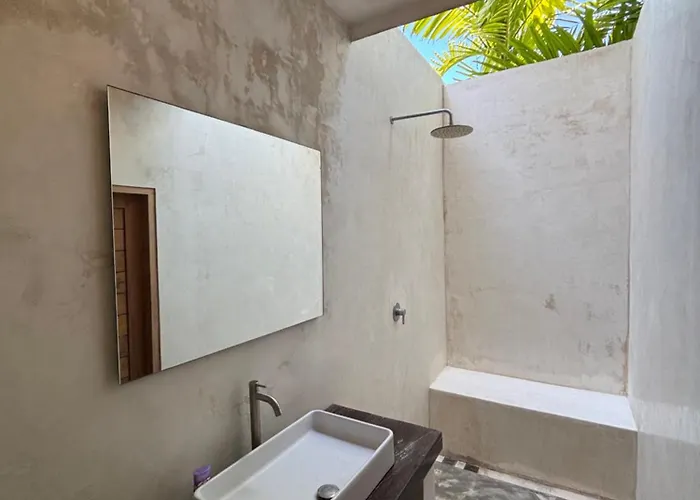 Hotel 007 Surfhouse Bali Uluwatu (Bali)