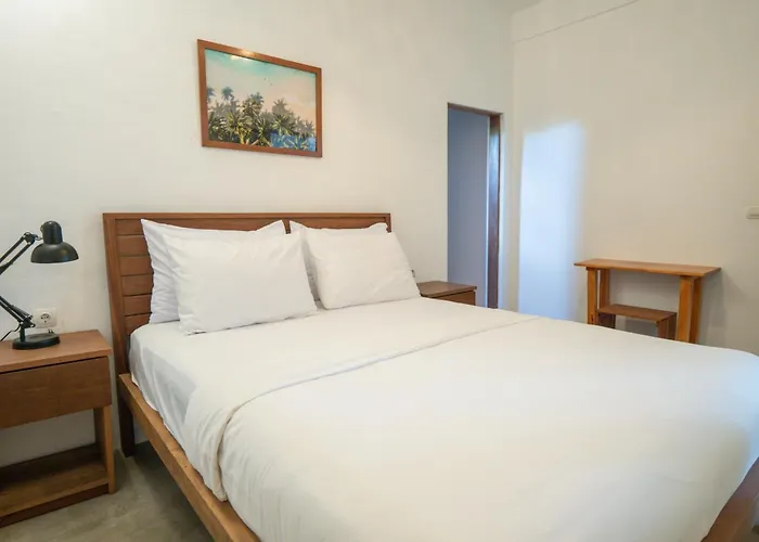 Hotel 007 Surfhouse Bali