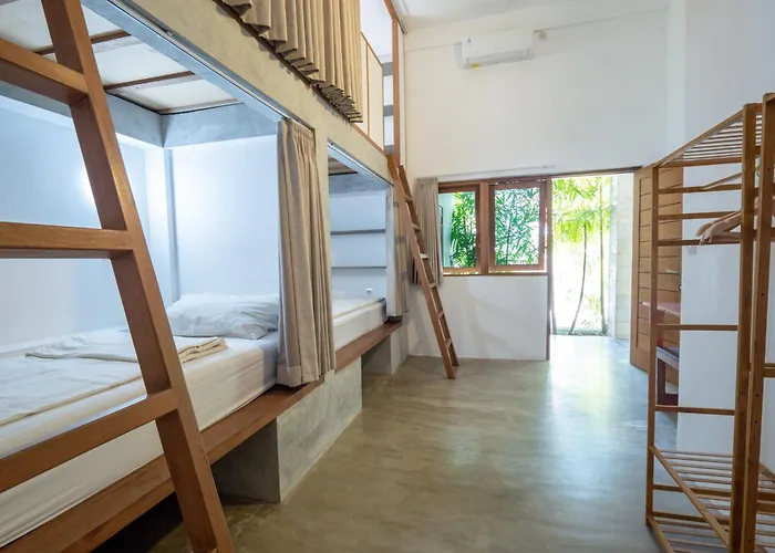 Hotel 007 Surfhouse Bali Uluwatu (Bali)