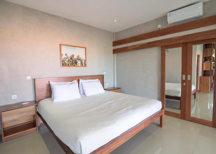 Hotel 007 Surfhouse Bali 2*