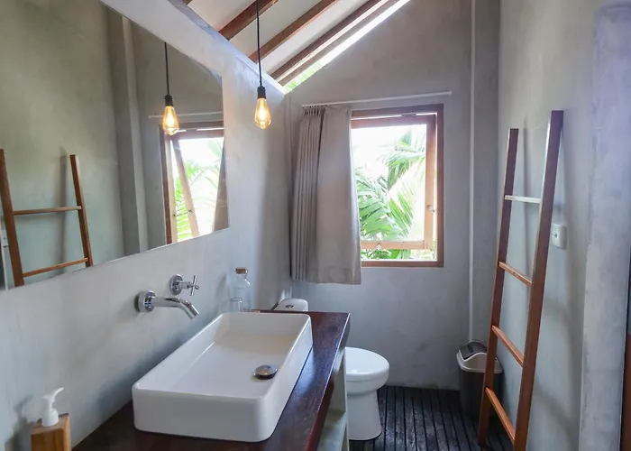 Hotel 007 Surfhouse Bali