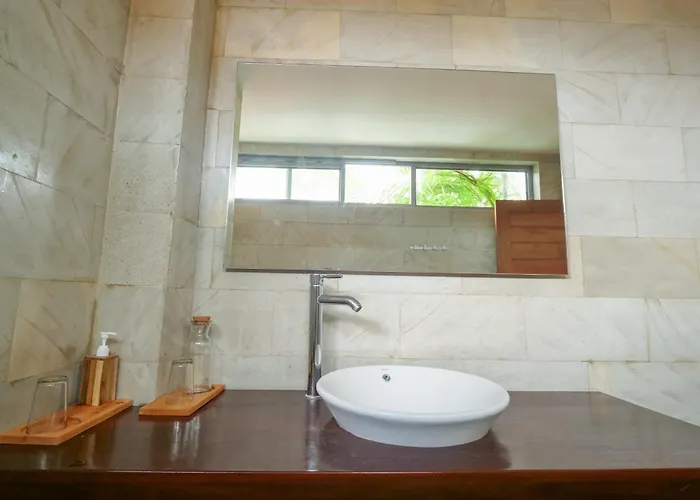Hotel 007 Surfhouse Bali Uluwatu (Bali)