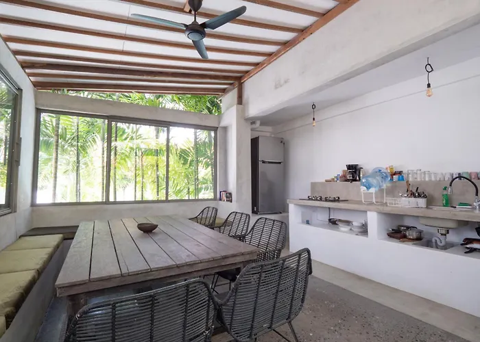 007 Surfhouse Bali