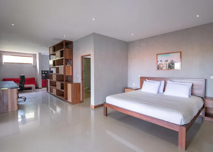 007 Surfhouse Bali Hotel 2*