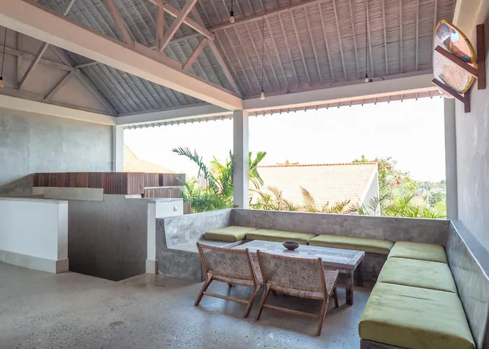 007 Surfhouse Bali Hotel 2*