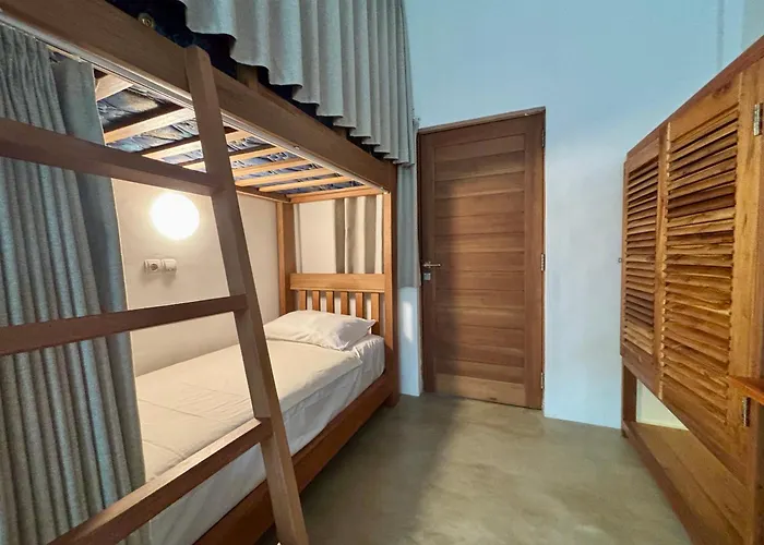 007 Surfhouse Bali