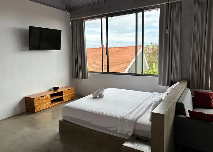 007 Surfhouse Bali 2*
